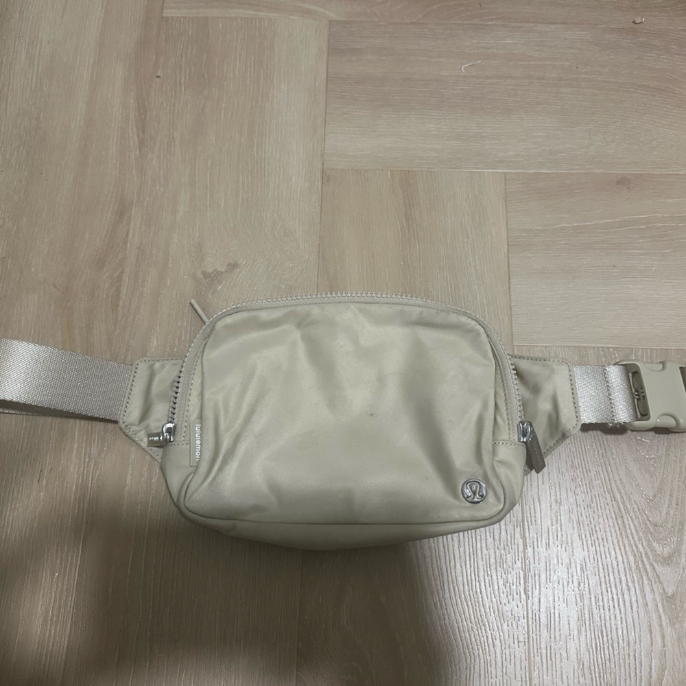 Lululemon everywhere beltbag 2L